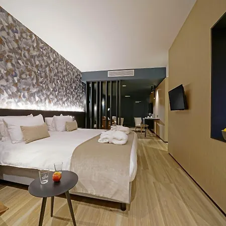 Hotel My 4*