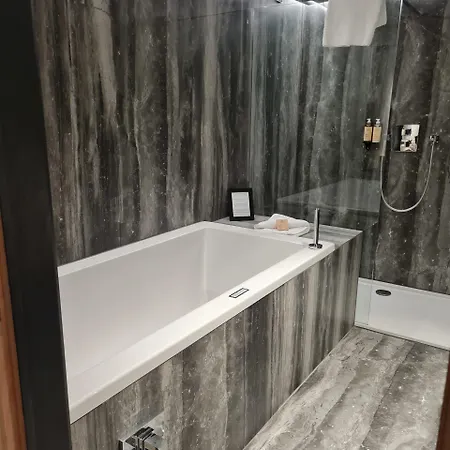 Hotel My