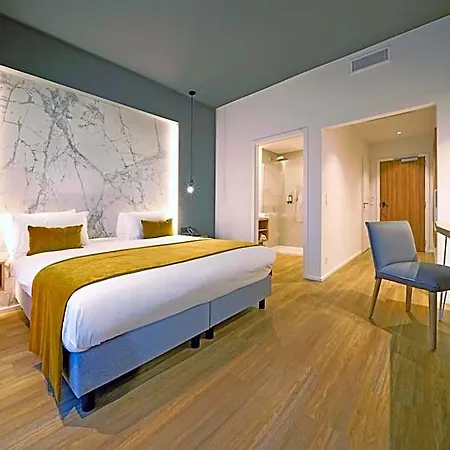 Hotel My